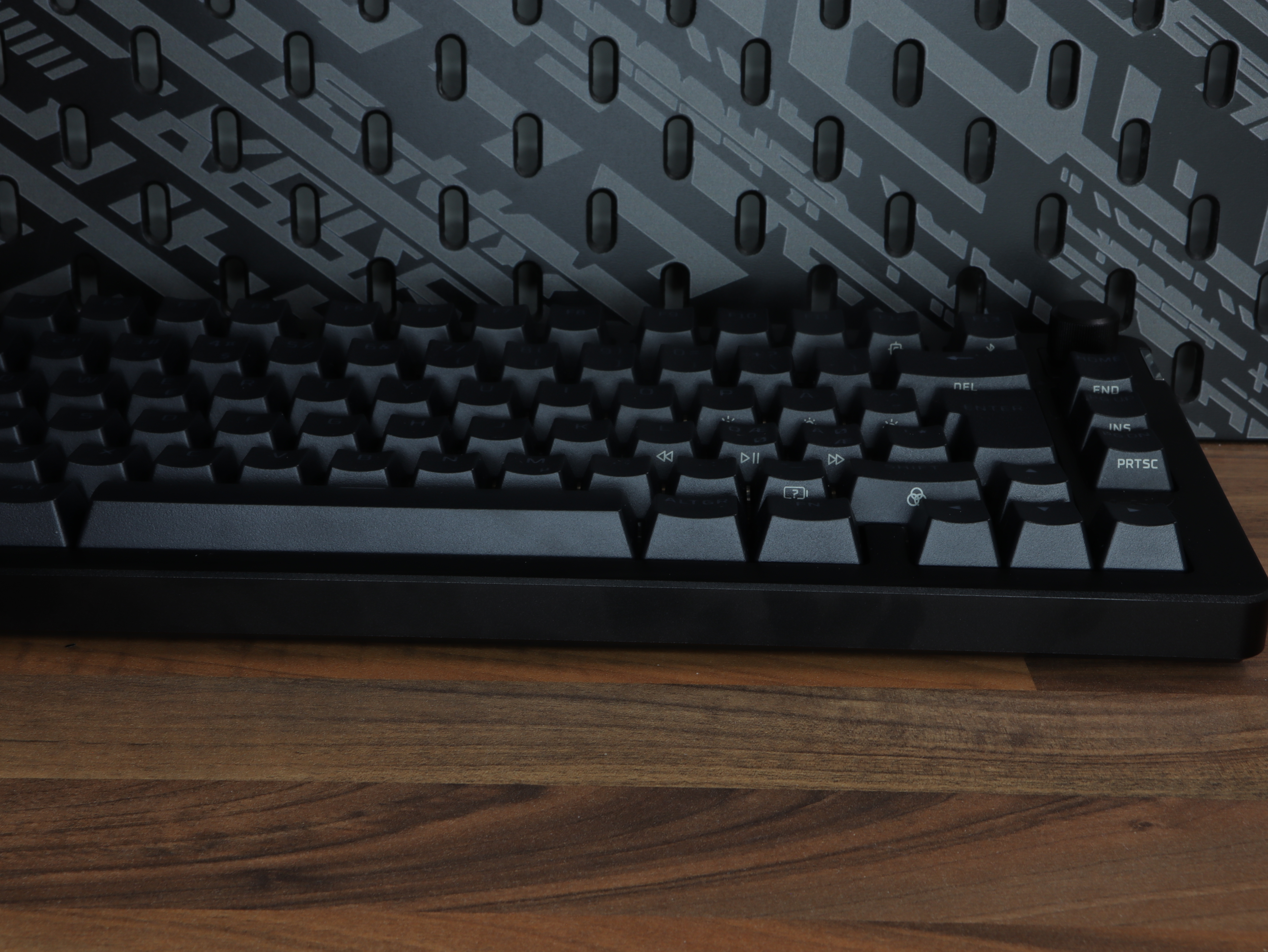 Wireless hot-swappable gaming Rise Alloy 75 HyperX keyboard tastatur switches Red linear trådløst.JPG